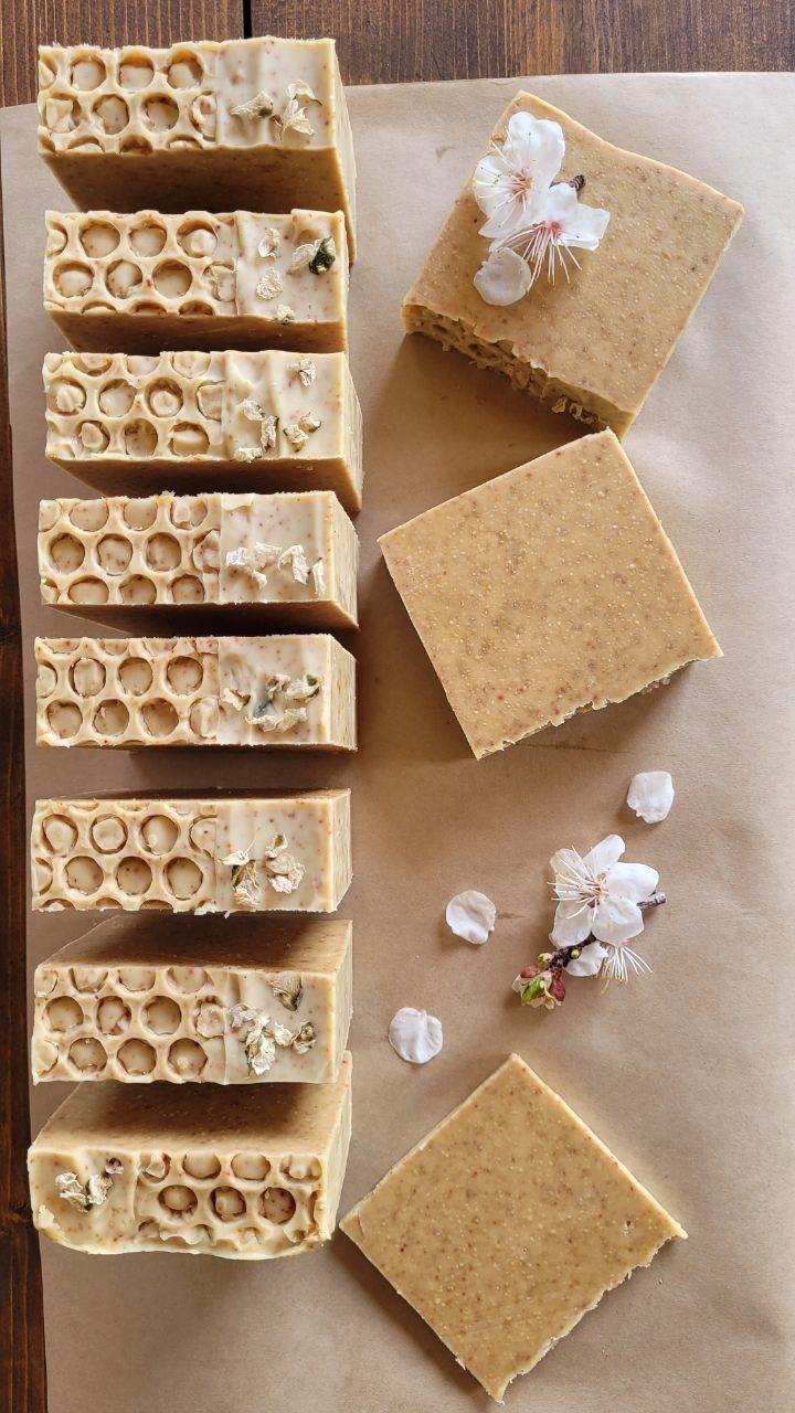 Мыло с мёдом, прополисом и абрикосом